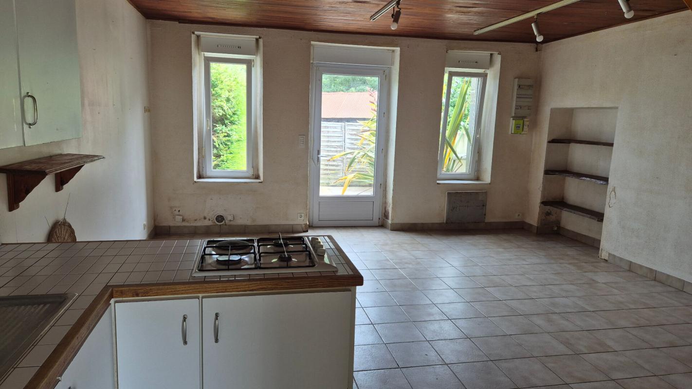 MORLAIX Longère de 4 logements 8 chambres 16