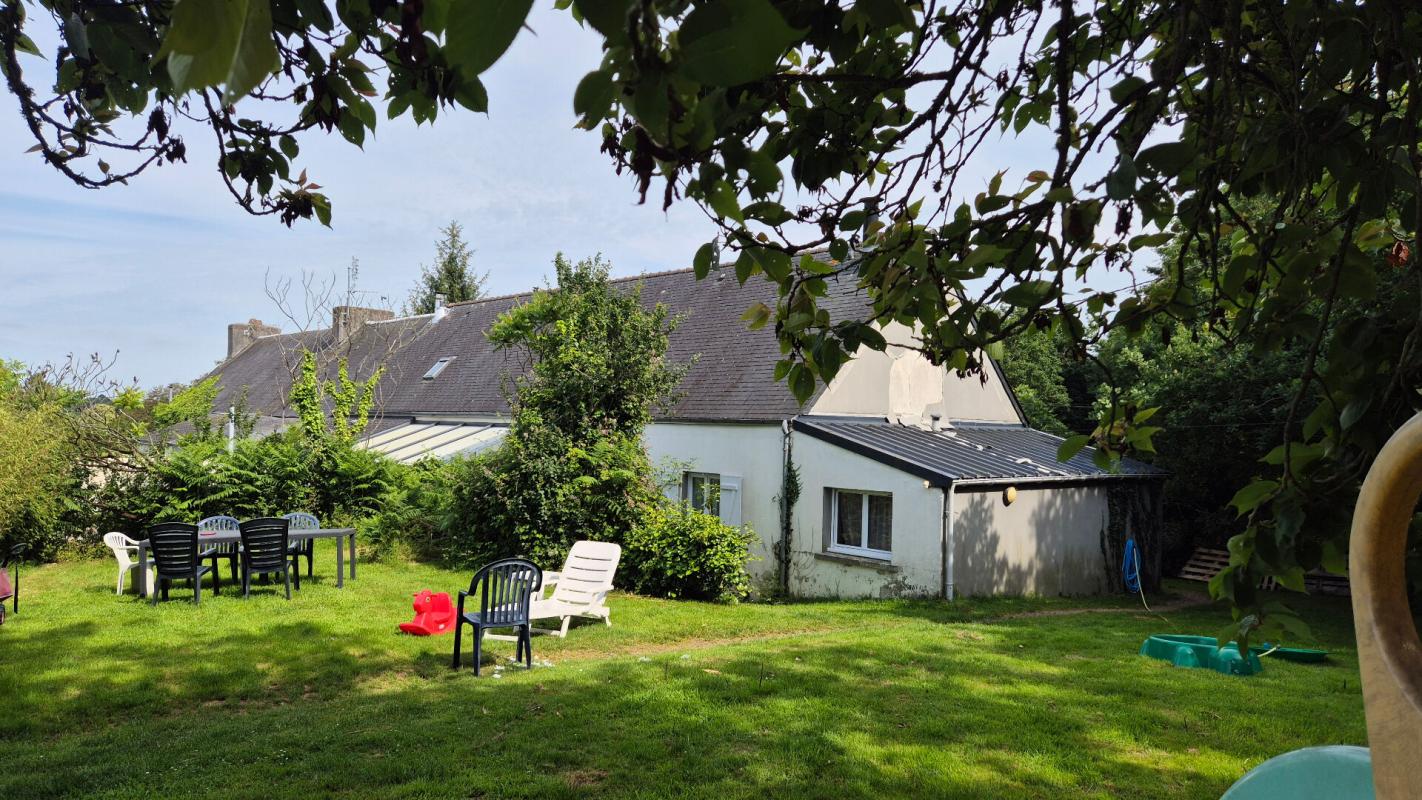MORLAIX Longère de 4 logements 8 chambres 2