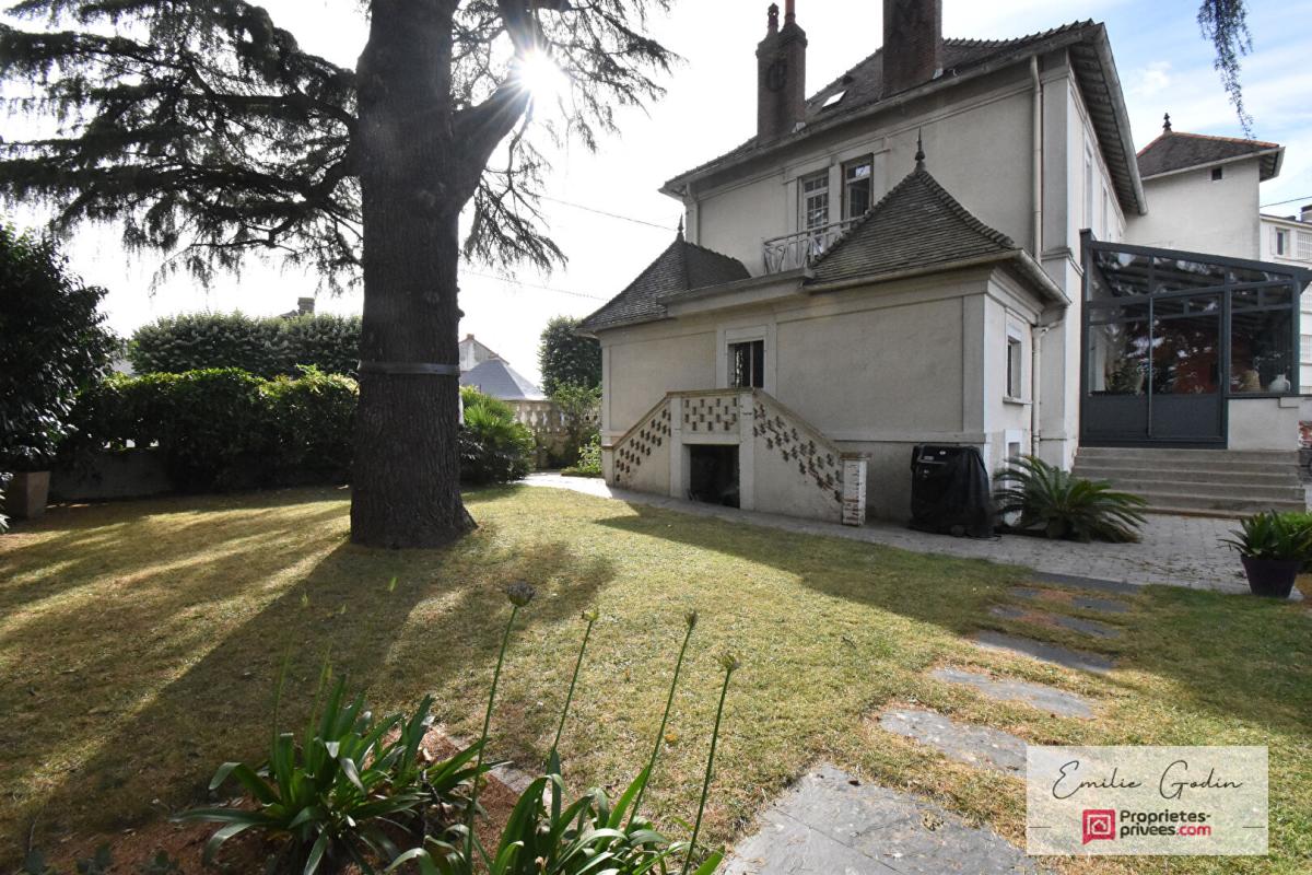 CHOLET Maison Bourgeoise Cholet 11 pièce(s) 278 m2 13