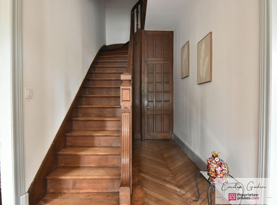 CHOLET Maison Bourgeoise Cholet 11 pièce(s) 278 m2 9