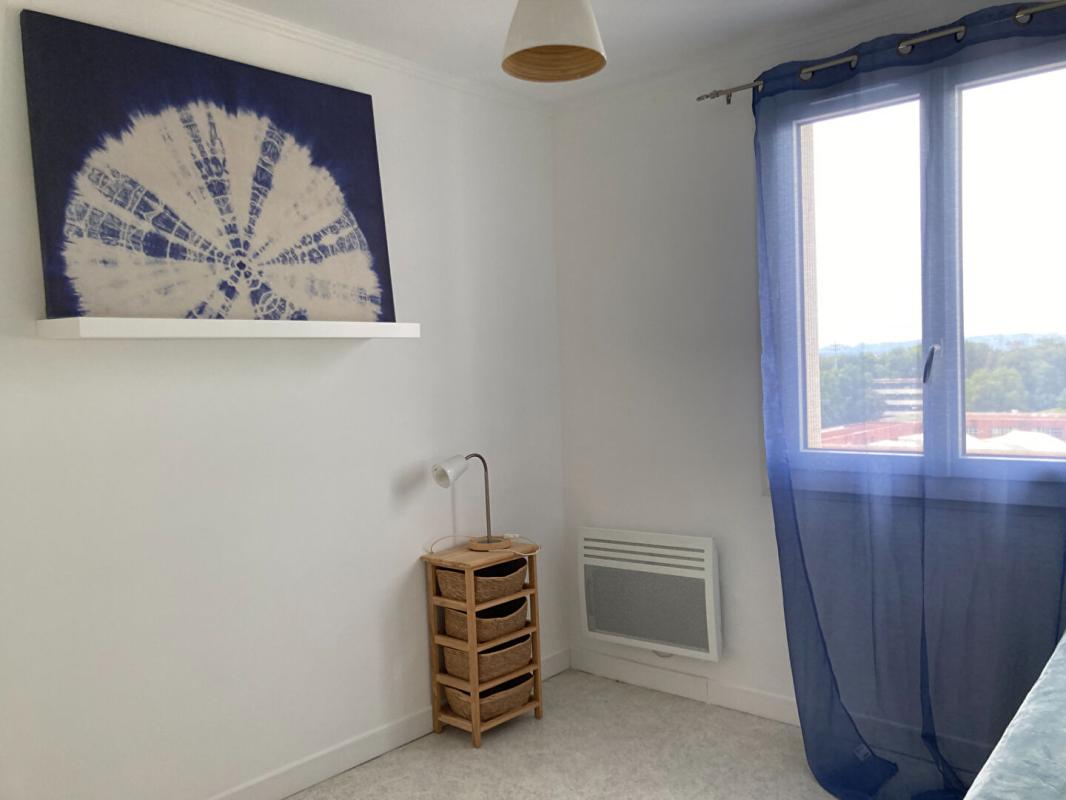AVIGNON Appartement Avignon 3 pièce(s) 71m2, meublé et équipé, 2 balcons, place de parking 10