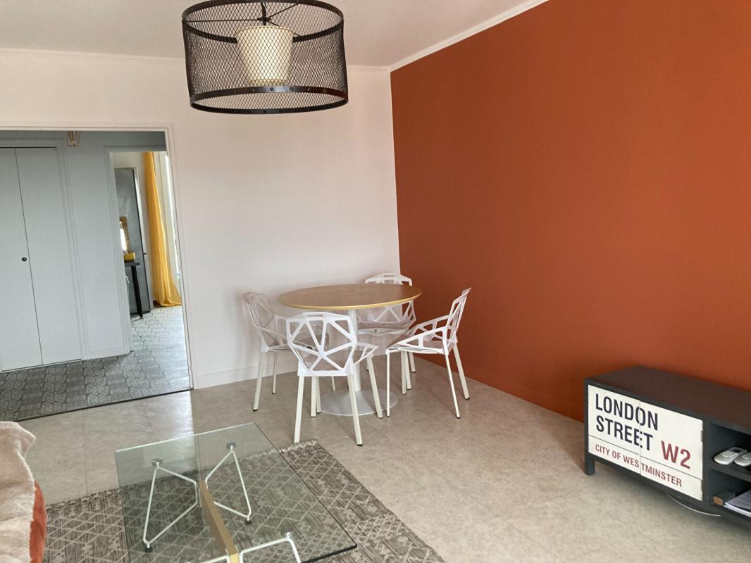 AVIGNON Appartement Avignon 3 pièce(s) 71m2, meublé et équipé, 2 balcons, place de parking 7