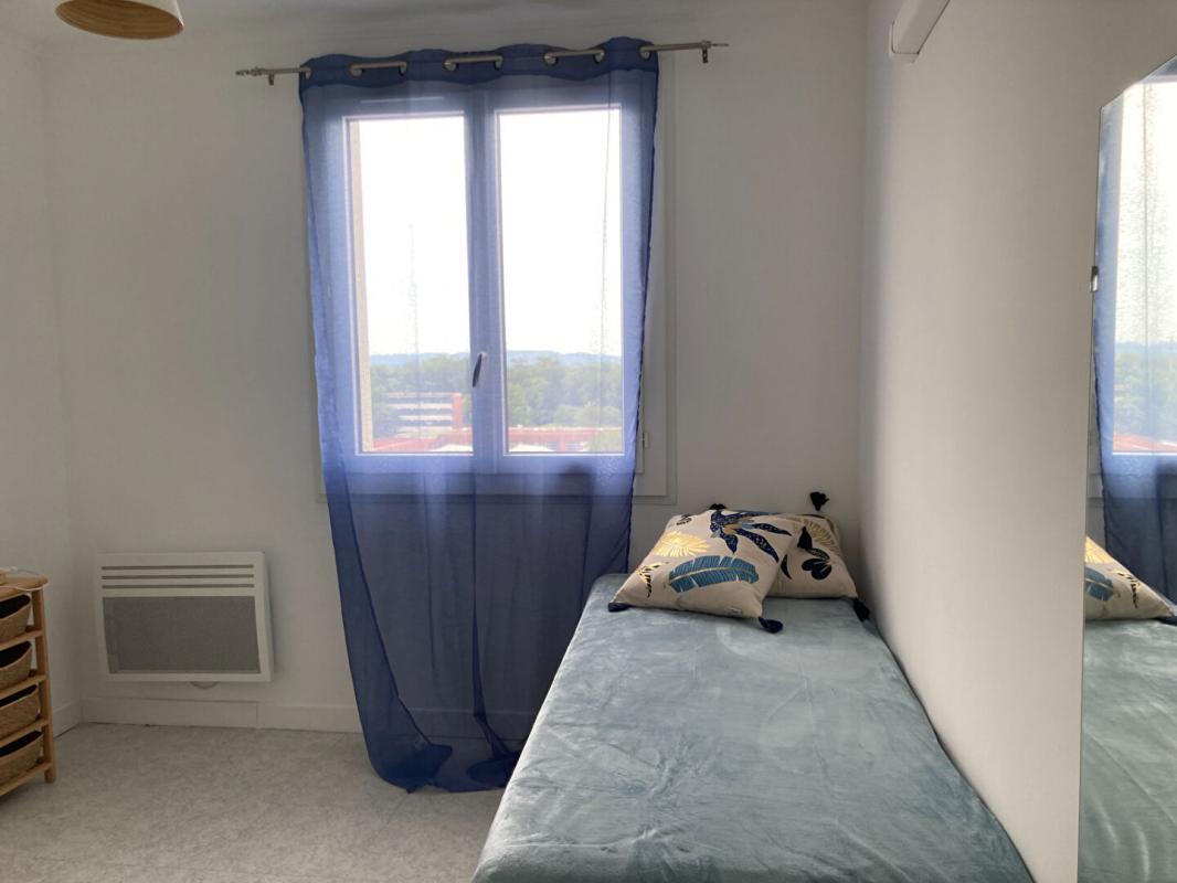 AVIGNON Appartement Avignon 3 pièce(s) 71m2, meublé et équipé, 2 balcons, place de parking 8