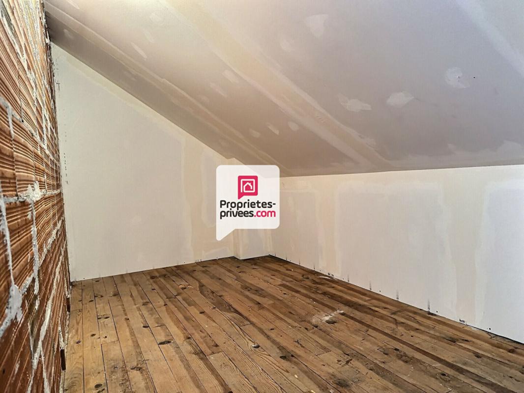 PERIGUEUX Maison T5 d'env. 113m2 avec 4 ch. grand garage fermé et joli jardin ombragé au calme sur PERIGUEUX (24000) 11
