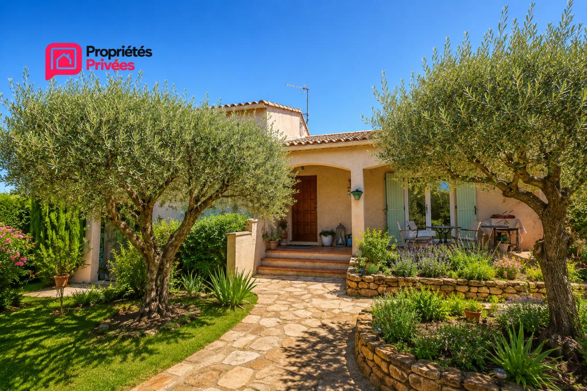 FOISSAC Villa Uzès . À seulement 10 minutes d'Uzès, à Foissac  7 pièce(s) 133 m2, 4 chambres avec piscine et dépendance de 40m2 type P2 5