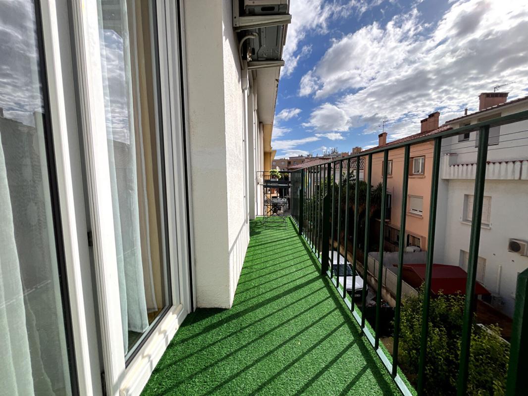 PERPIGNAN Magnifique appartement T3 de 77 m2  avec garage, situé au second et dernier étage sans ascenseur d'une petite copropriété aux faibles charges 10