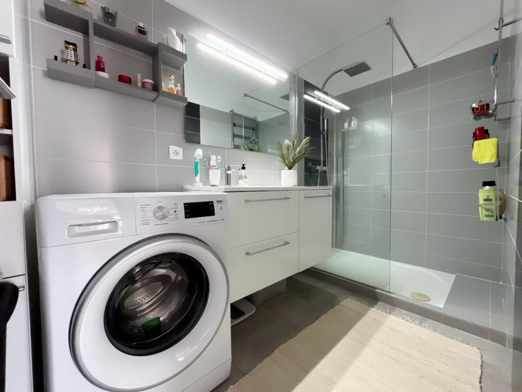 PERPIGNAN Magnifique appartement T3 de 77 m2  avec garage, situé au second et dernier étage sans ascenseur d'une petite copropriété aux faibles charges 15