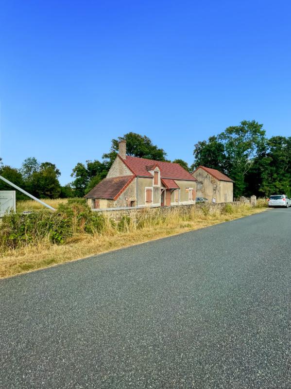 CHATEAUMEILLANT Chateaumeillant Longère idéale pour vos projets 4