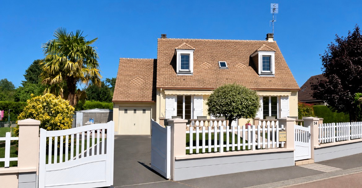 RIBECOURT-DRESLINCOURT Maison : 6 pièce(s) 100 m2 - Terrain 610m² - Garage 1