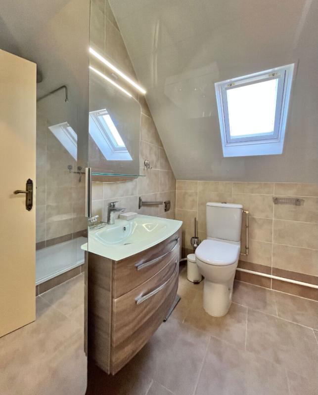 RIBECOURT-DRESLINCOURT Maison : 6 pièce(s) 100 m2 - Terrain 610m² - Garage 11