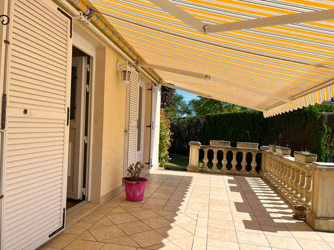 RIBECOURT-DRESLINCOURT Maison : 6 pièce(s) 100 m2 - Terrain 610m² - Garage 3
