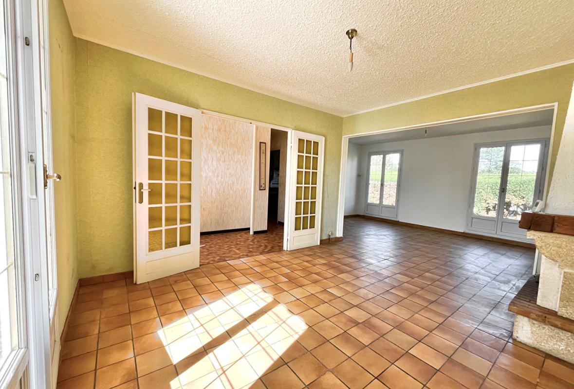 RIBECOURT-DRESLINCOURT Maison : 6 pièce(s) 100 m2 - Terrain 610m² - Garage 7