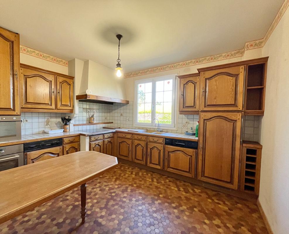 RIBECOURT-DRESLINCOURT Maison : 6 pièce(s) 100 m2 - Terrain 610m² - Garage 9