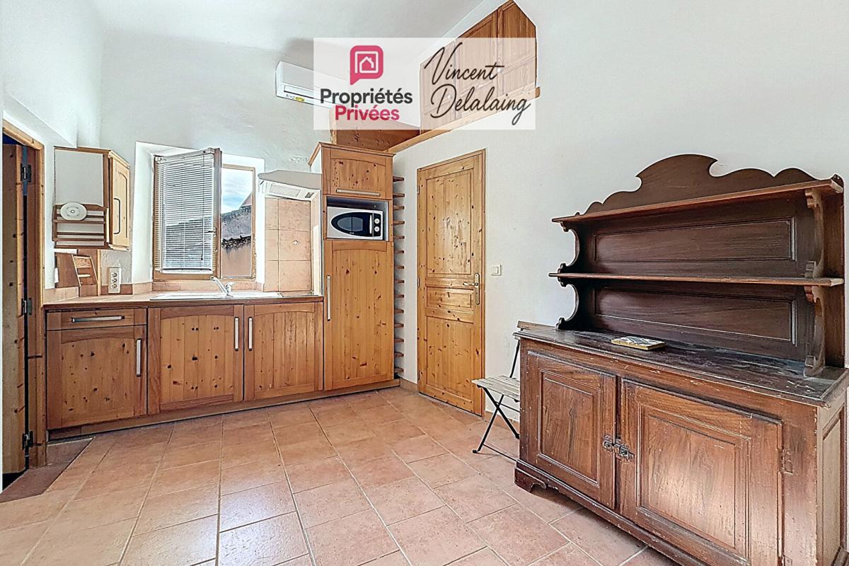 CABRIERES-D'AIGUES Maison de village T3 4
