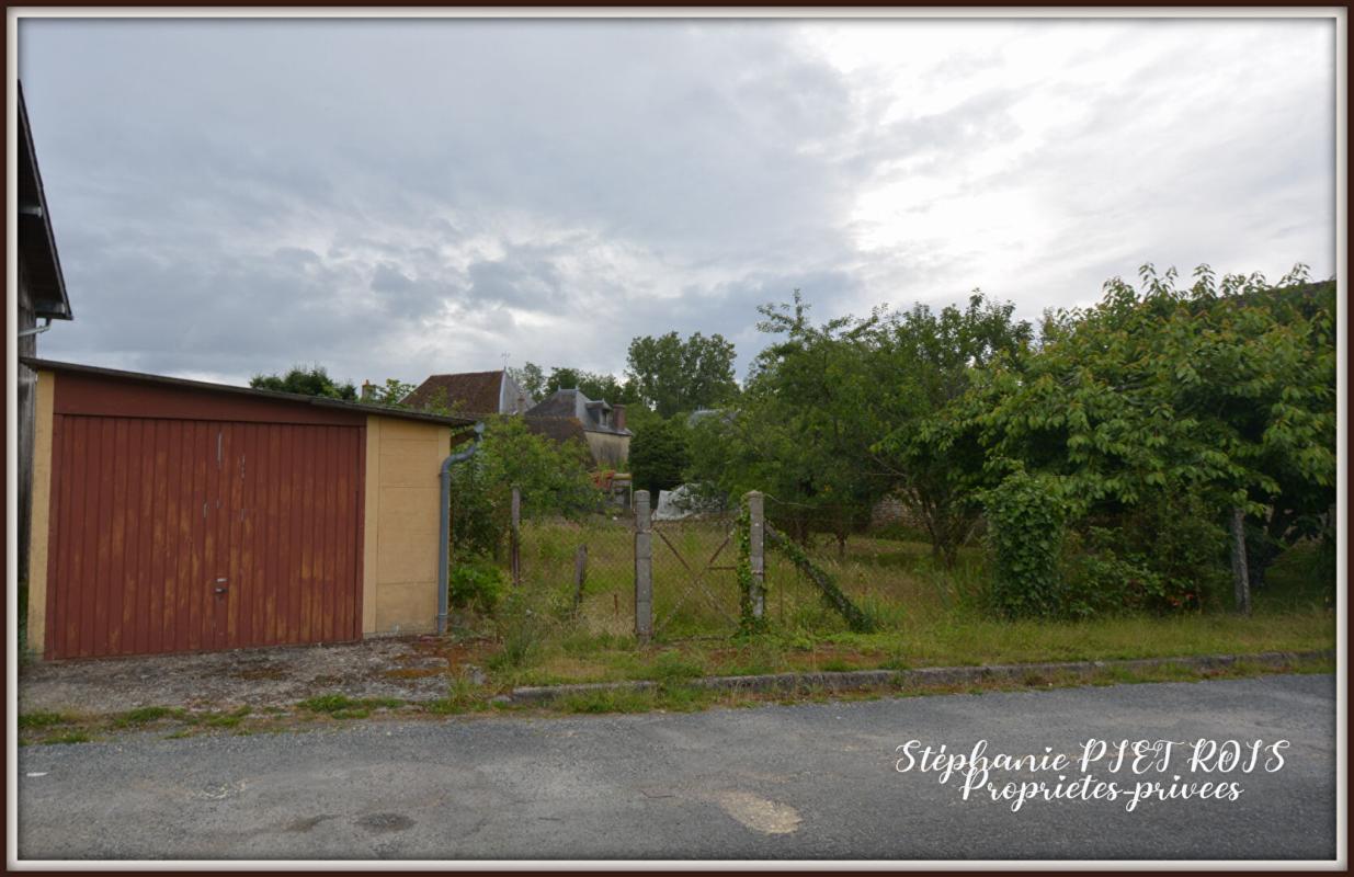 LA CHAPELLE-D'ANGILLON Maison avec annexes fort potentiel pour un investisseur 5
