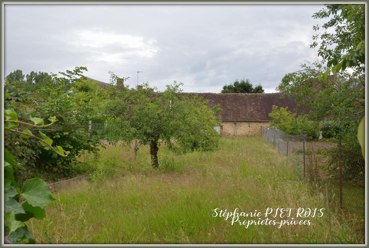 LA CHAPELLE-D'ANGILLON Maison avec annexes fort potentiel pour un investisseur 6