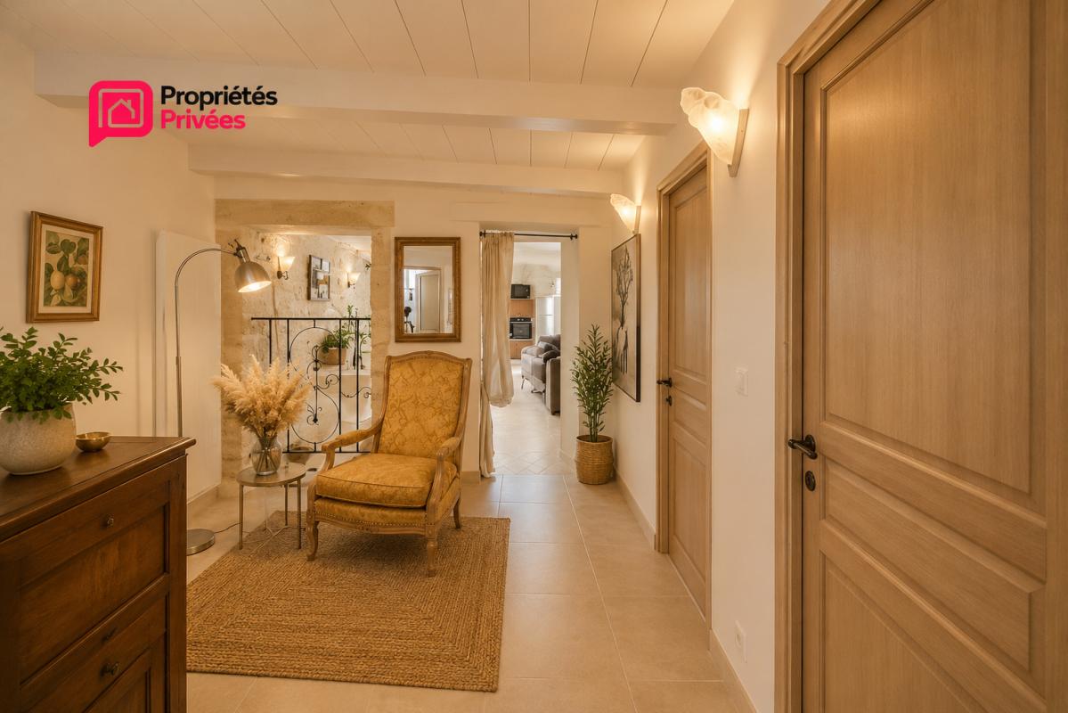 UZES UZES: A 5 minutes d'Uzès, magnifique maison en pierre rénovée avec terrasse tropézienne , 3 chambres , Grand séjour, et garage exceptionnel de 90 m² 10