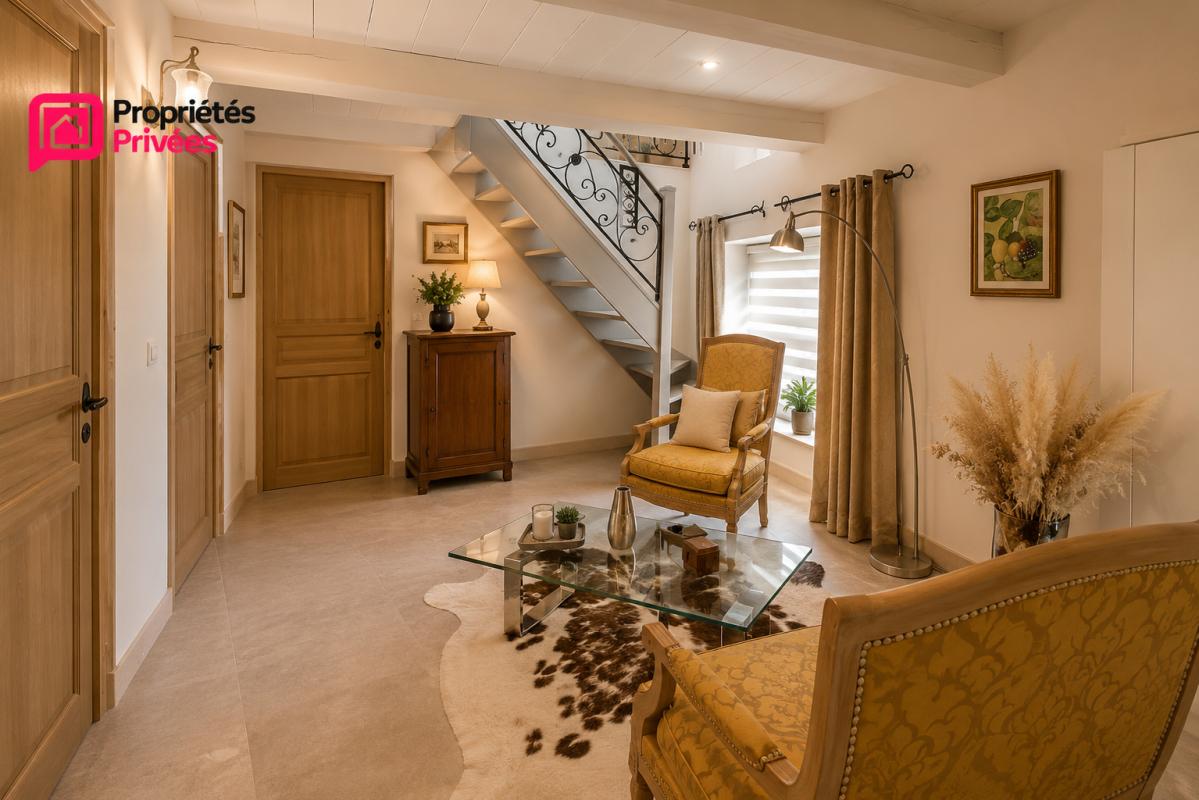 UZES UZES: A 5 minutes d'Uzès, magnifique maison en pierre rénovée avec terrasse tropézienne , 3 chambres , Grand séjour, et garage exceptionnel de 90 m² 4