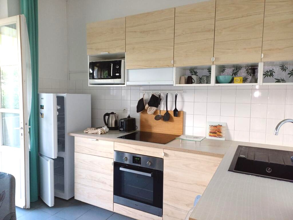 LYON-8E-ARRONDISSEMENT Beau T1 avec chambre indépendante (RARE) 3