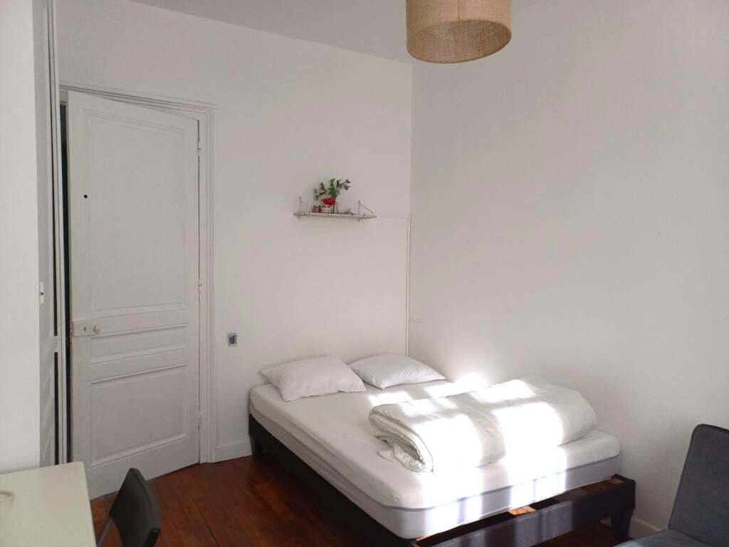 LYON-8E-ARRONDISSEMENT Beau T1 avec chambre indépendante (RARE) 5