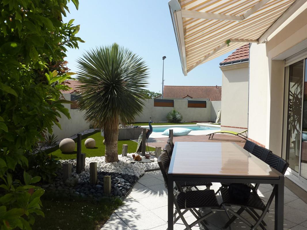 CHOLET Maison Cholet 8 pièce(s) 160 m2 1