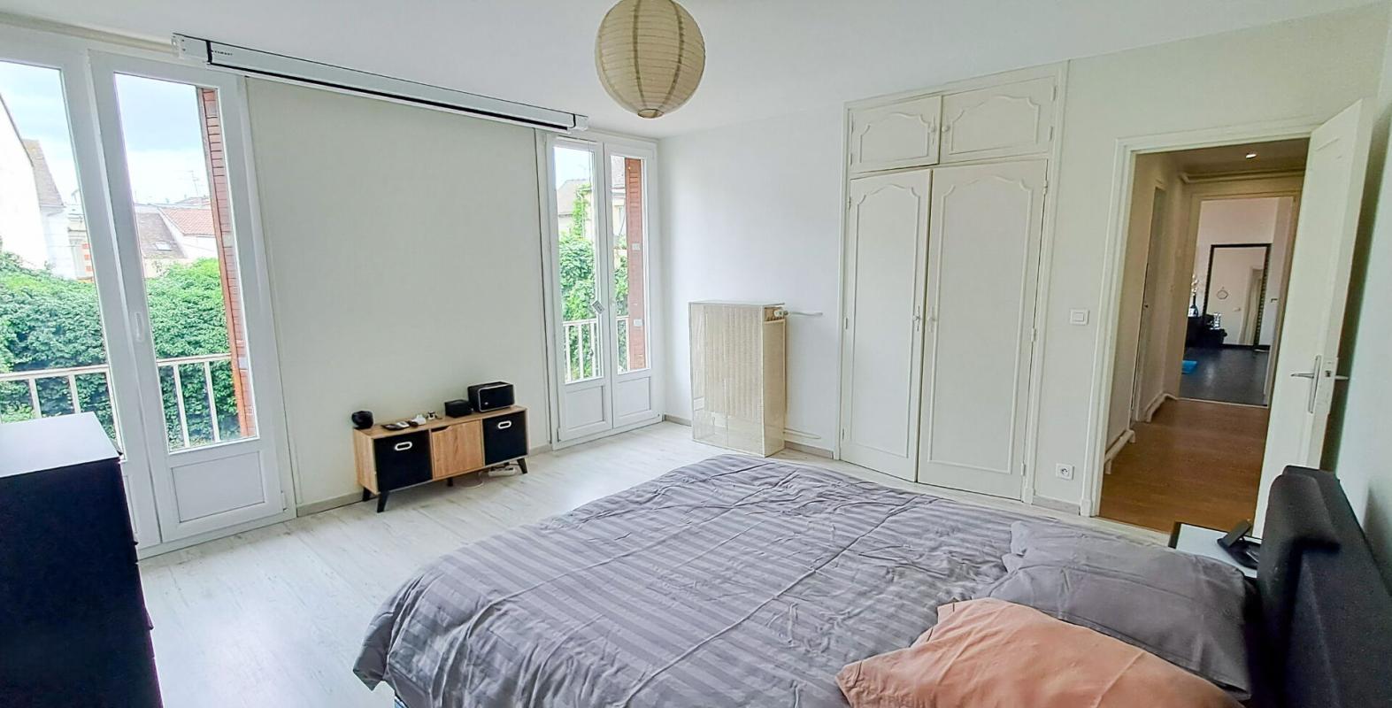 MONTEREAU-FAULT-YONNE Appartement Montereau Fault Yonne 4 pièce(s) 99.1 m2 4
