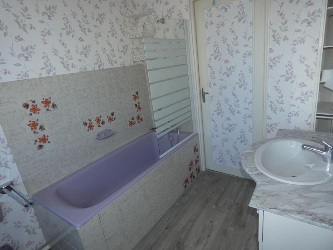 LA COUTURE-BOUSSEY Maison 3 chambres + garage 7