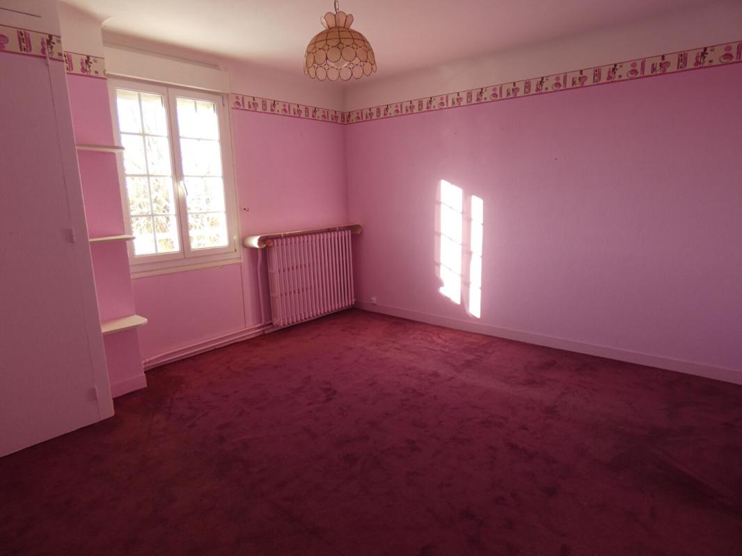 LA COUTURE-BOUSSEY Maison 3 chambres + garage 8