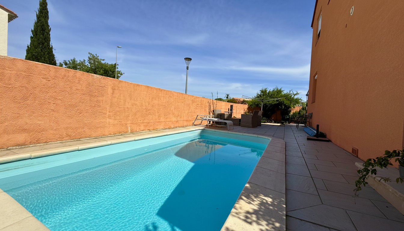 SAINT-CYPRIEN Maison 3 Faces avec Piscine, Pergola, Jardin Arboré et Panneaux Solaires 2