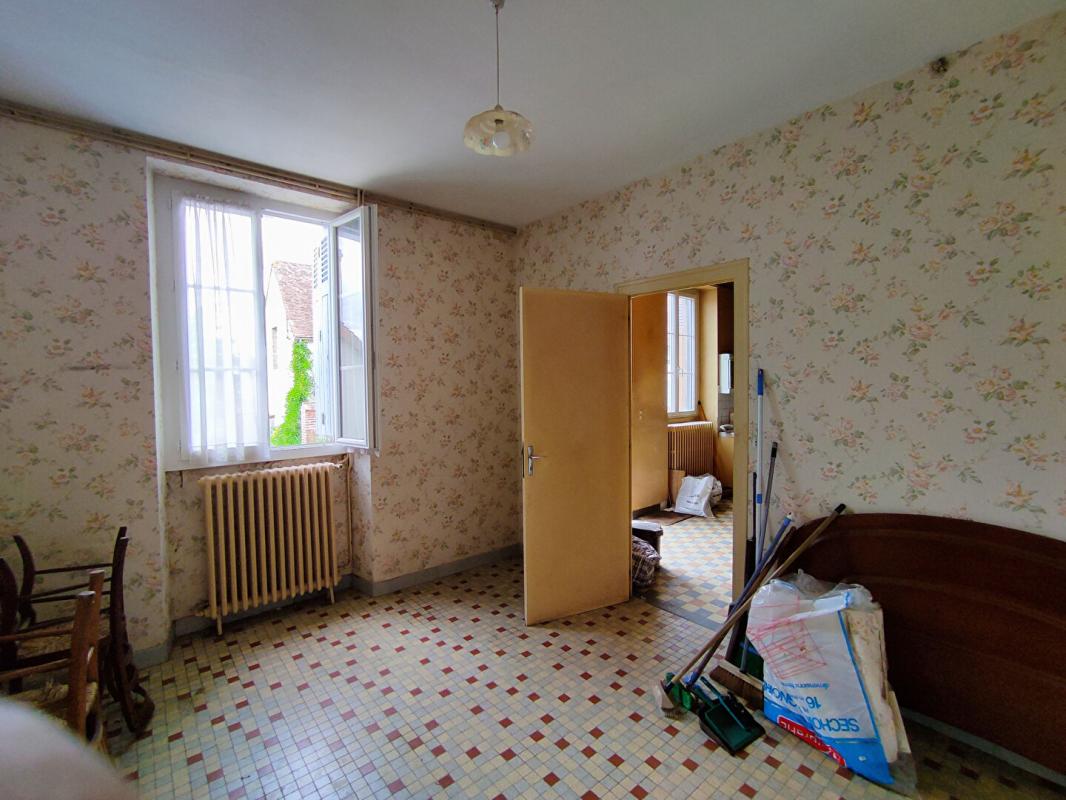 CHAMBON Maison de pays  4 pièces 85 m2 grandes dépendances 15