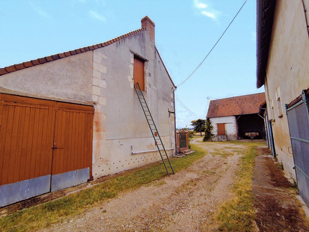 CHAMBON Maison de pays  4 pièces 85 m2 grandes dépendances 5