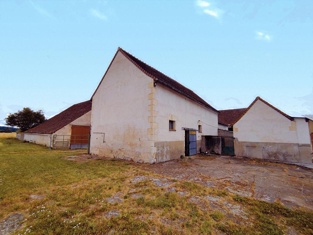 CHAMBON Maison de pays  4 pièces 85 m2 grandes dépendances 6