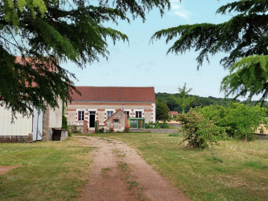 CHAMBON Maison de pays  4 pièces 85 m2 grandes dépendances 8