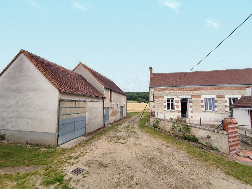 CHAMBON Maison de pays  4 pièces 85 m2 grandes dépendances 9