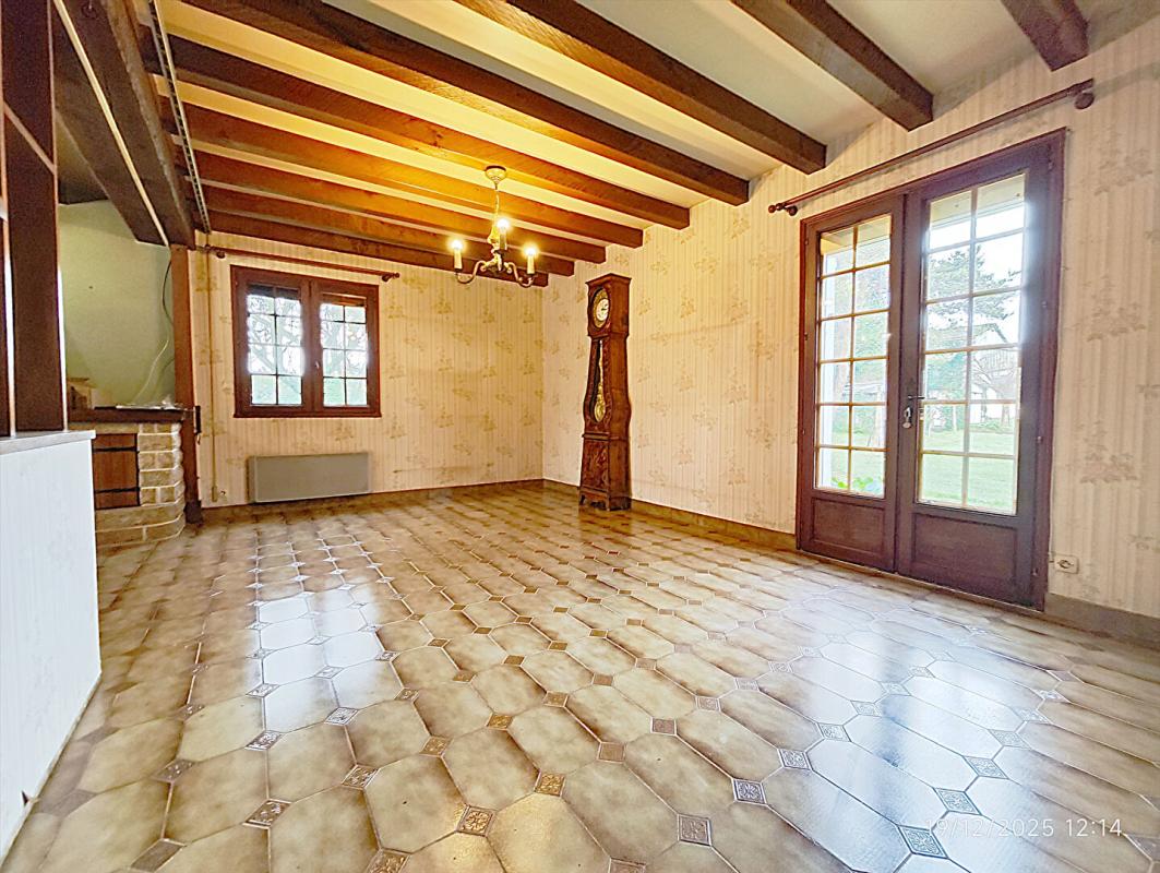 BELLIGNE MAISON 4 CHAMBRES - GARAGE ET  GRAND TERRAIN 9 000 m² env 4