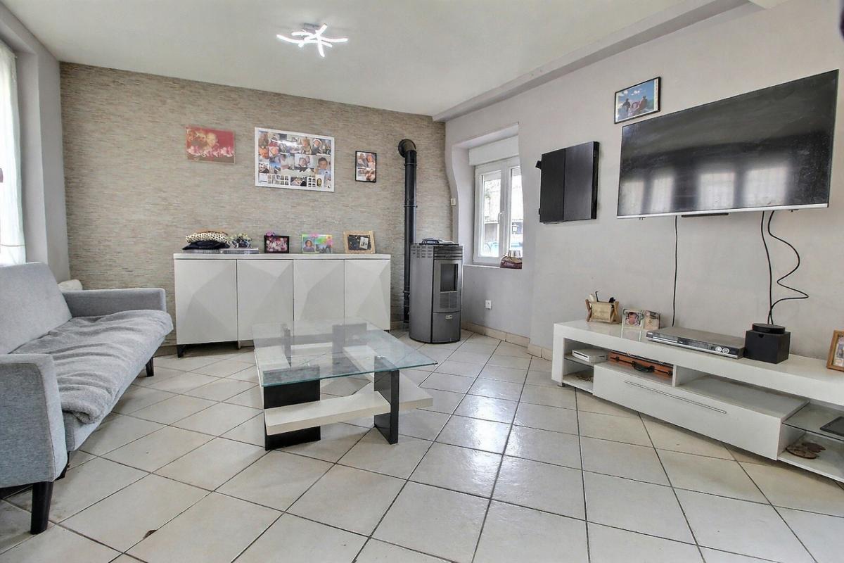 TOURY Maison en centre ville avec jardin, terrasse et places de parkings privatives 4
