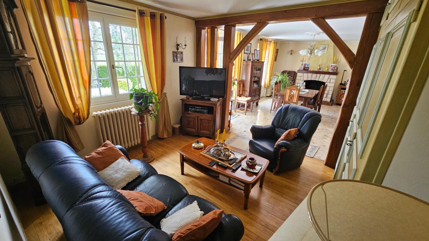 HOUDAN Houdan 10 mn / Maison 141 m2 / 5 chambres + sous-sol + double garage 10