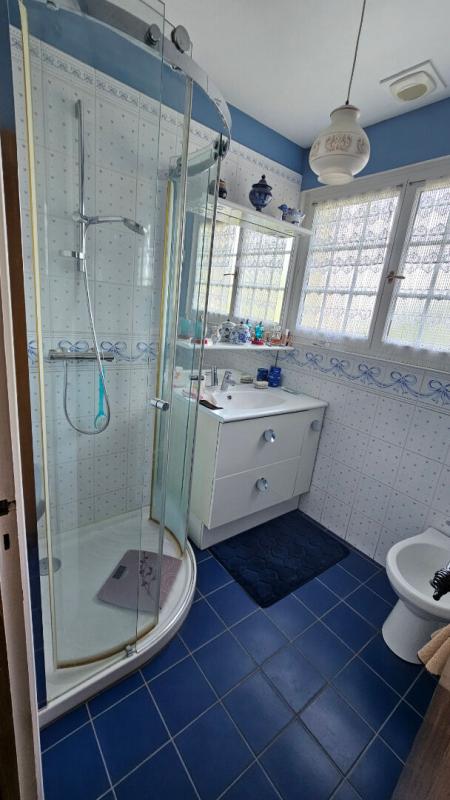 HOUDAN Houdan 10 mn / Maison 141 m2 / 5 chambres + sous-sol + double garage 16