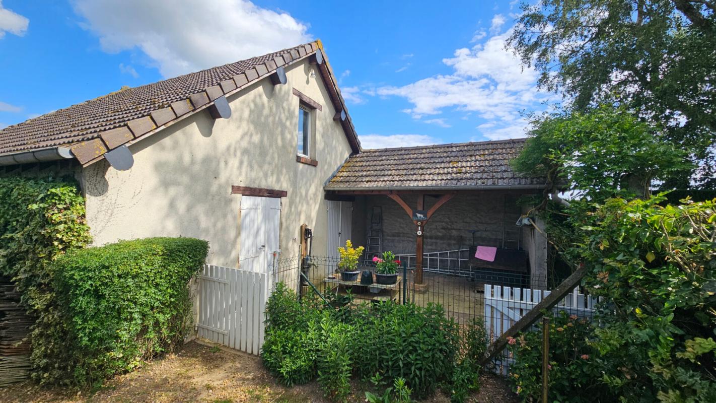 HOUDAN Houdan 10 mn / Maison 141 m2 / 5 chambres + sous-sol + double garage 5