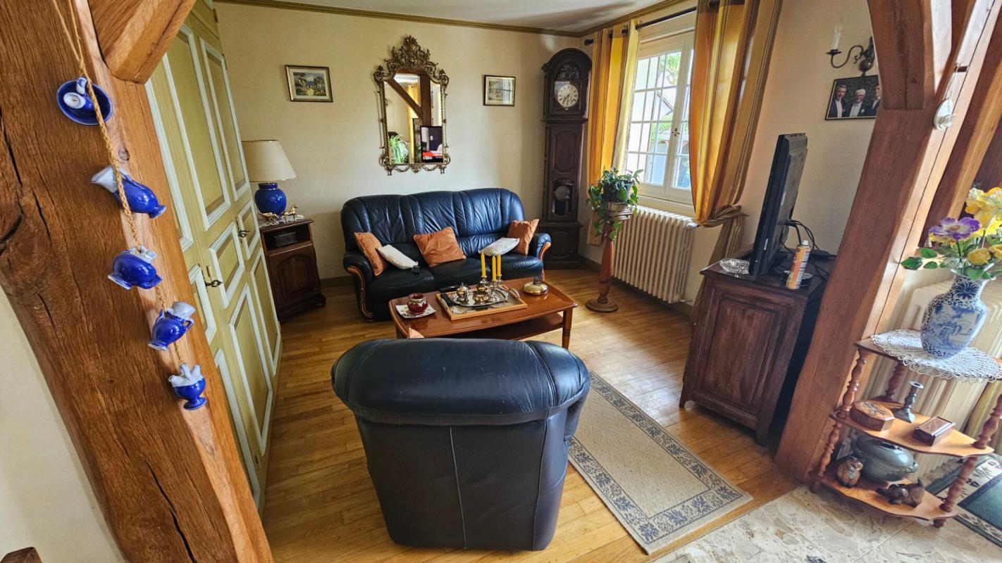 HOUDAN Houdan 10 mn / Maison 141 m2 / 5 chambres + sous-sol + double garage 8