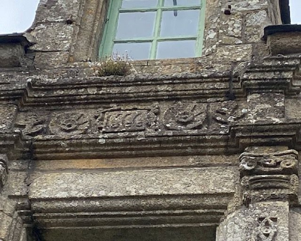 ROCHEFORT-EN-TERRE Demeure de prestige de 1533 8 pièce(s) 168 m2 2