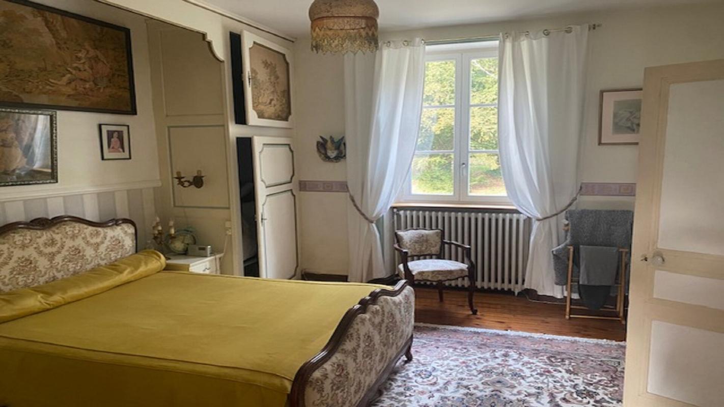 ROCHEFORT-EN-TERRE Rochefort en Terre Maison de maître 11 pièce(s) 240 m2 12