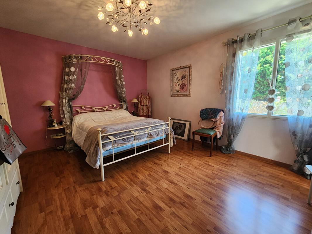 ESVRES Maison Esvres 7 pièce(s) 246 m2 10