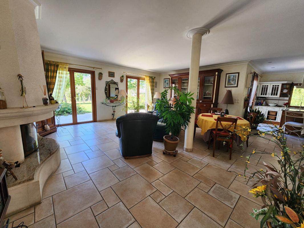 ESVRES Maison Esvres 7 pièce(s) 246 m2 7