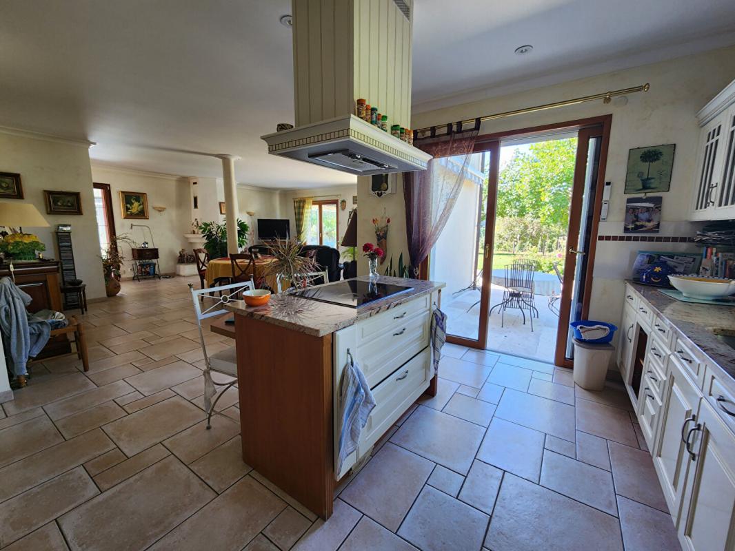 ESVRES Maison Esvres 7 pièce(s) 246 m2 9