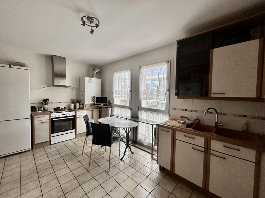 NEVERS Nevers Très Bel Appartement 162.69 m2 10