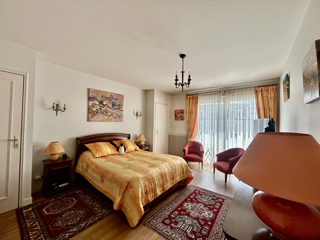 NEVERS Nevers Très Bel Appartement 162.69 m2 16