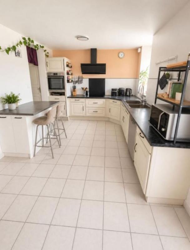 LAZ 29520 Laz maison de bourg 4 chambres beaux volumes confortable et habitable de suite 4