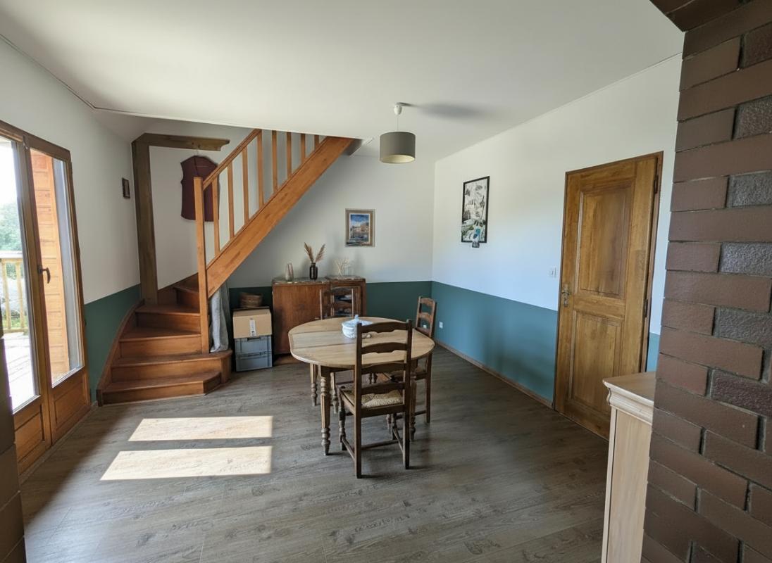SAINT-VICTOR-DE-BUTHON Propriété économe en énergie d'environ 174m2 8 pièces 4 chambres Parcelle de 2431m2 5