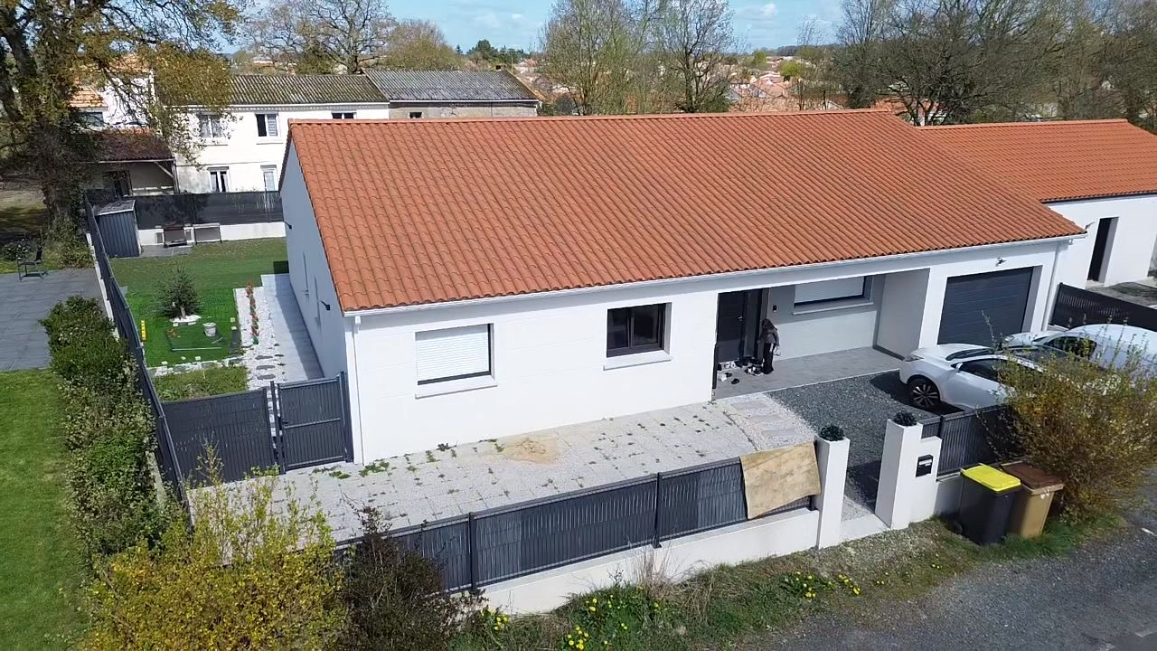 NUAILLE EXCLUSIVITÉ Magnifique maison contemporaine de plain-pied à Nuaillé 2
